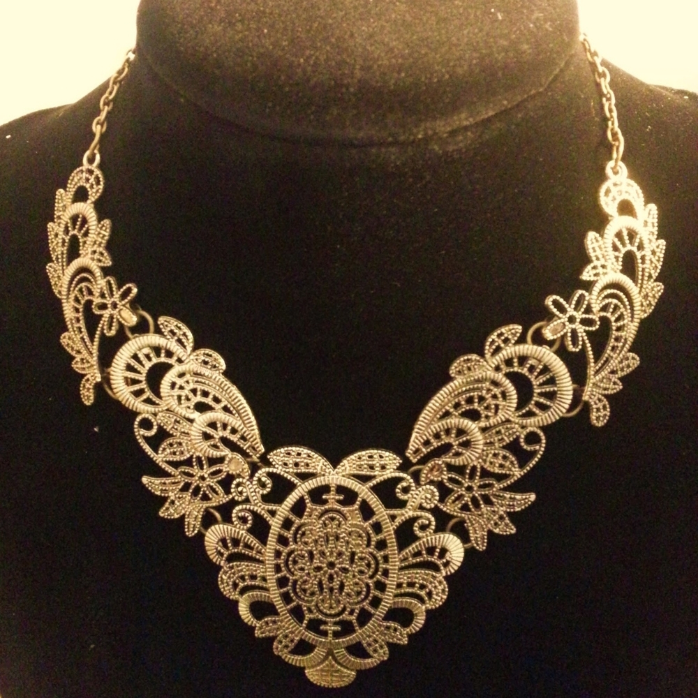 Vintage adjustable Choker